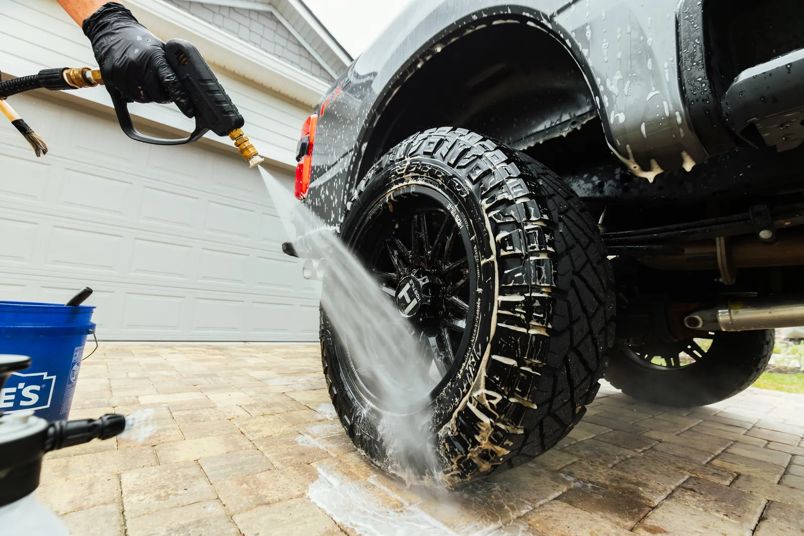 Close wheel cleaning on a detailed Ford truck